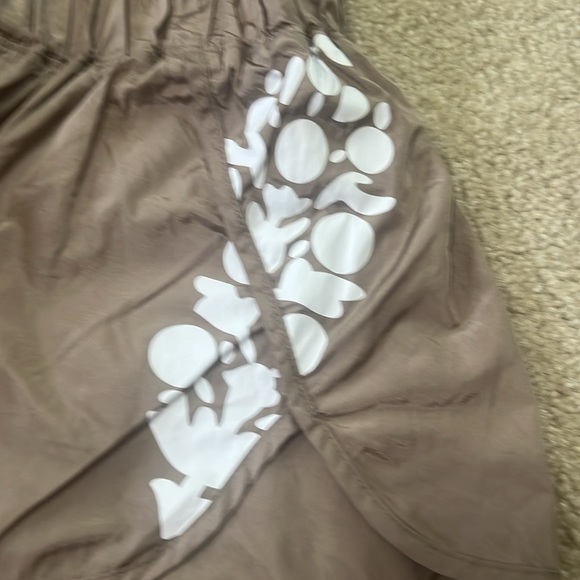 Free People The Way Home Short. Tan/taupe color. Size: Medium. - Picture 3 of 5